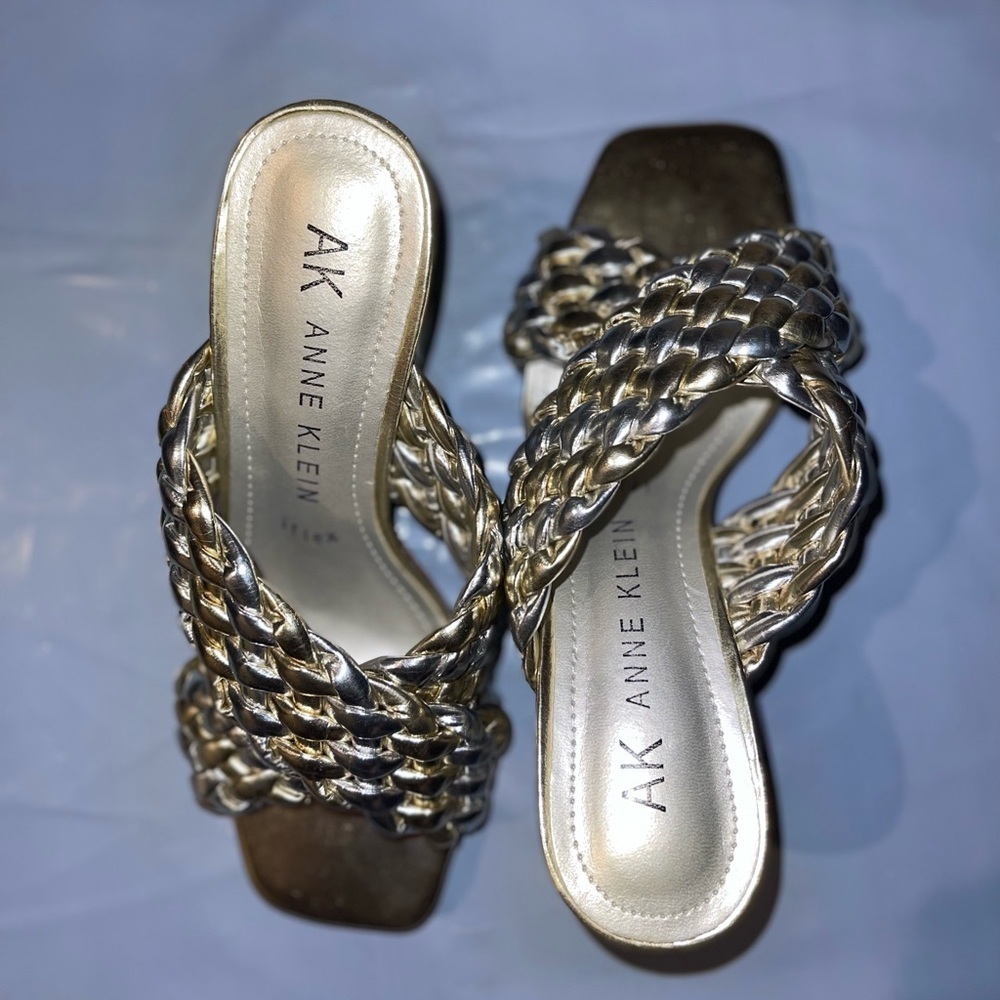 NWT Anne Klein Misty Crisscross Open-toe Sandal, Silver & Gold metallic , Sz. 6M - Picture 3 of 9